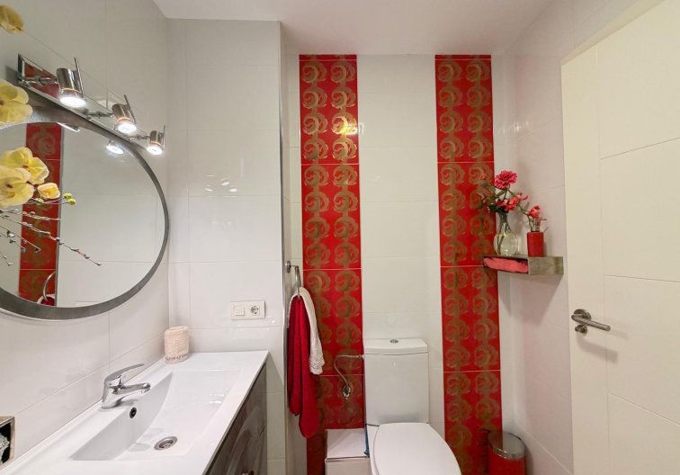 Resale - Apartment - Torrevieja - Paseo Maritimo