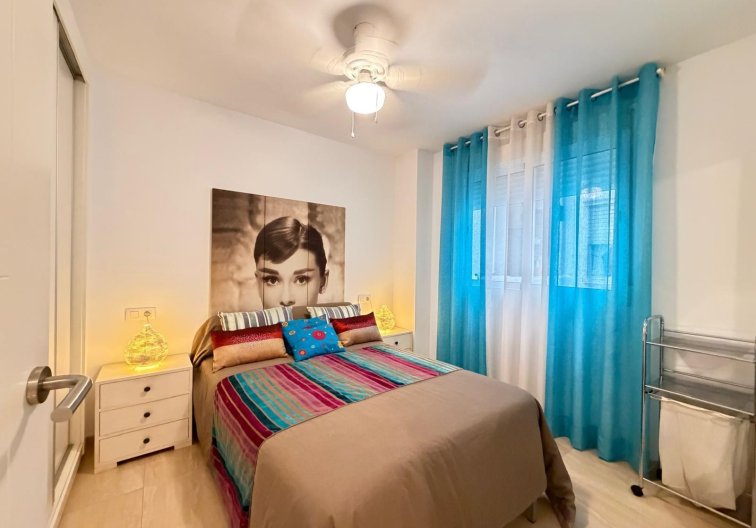 Resale - Apartment - Torrevieja - Paseo Maritimo