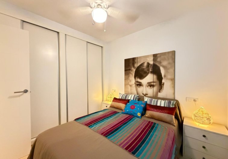 Resale - Apartment - Torrevieja - Paseo Maritimo