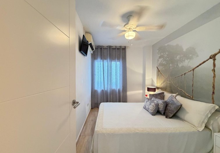 Resale - Apartment - Torrevieja - Paseo Maritimo