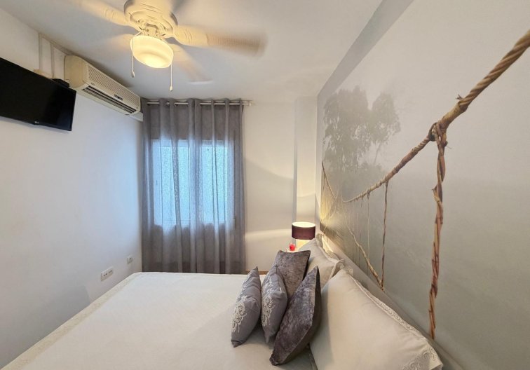 Resale - Apartment - Torrevieja - Paseo Maritimo