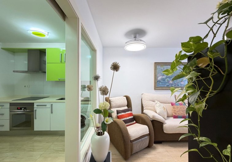 Resale - Apartment - Torrevieja - Paseo Maritimo