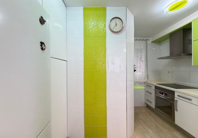 Resale - Apartment - Torrevieja - Paseo Maritimo