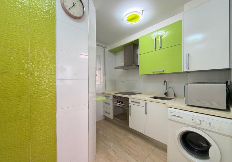 Resale - Apartment - Torrevieja - Paseo Maritimo
