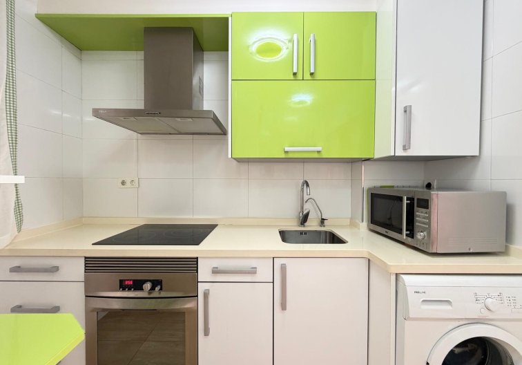 Resale - Apartment - Torrevieja - Paseo Maritimo