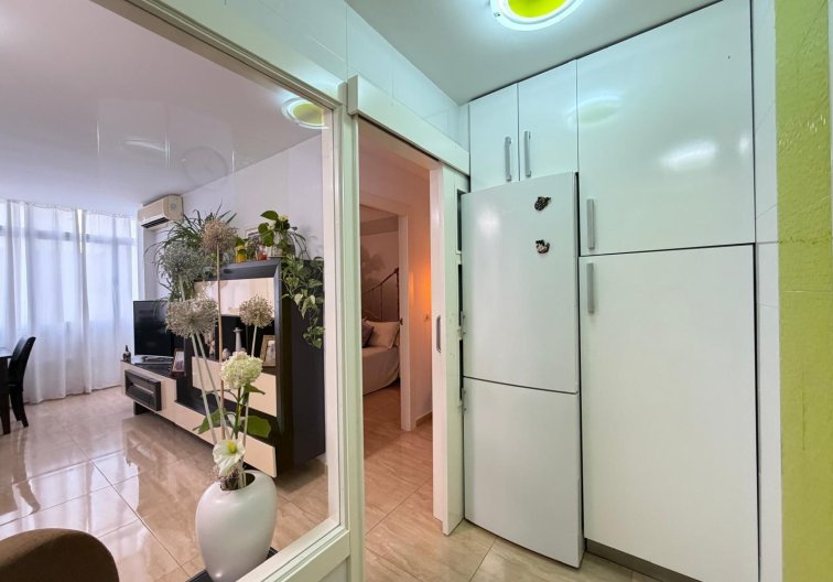 Resale - Apartment - Torrevieja - Paseo Maritimo