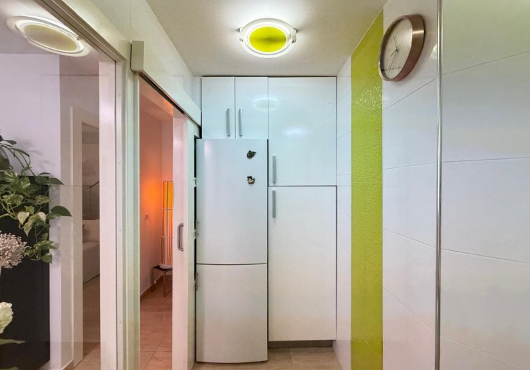Resale - Apartment - Torrevieja - Paseo Maritimo