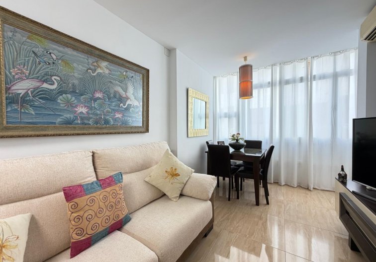 Resale - Apartment - Torrevieja - Paseo Maritimo
