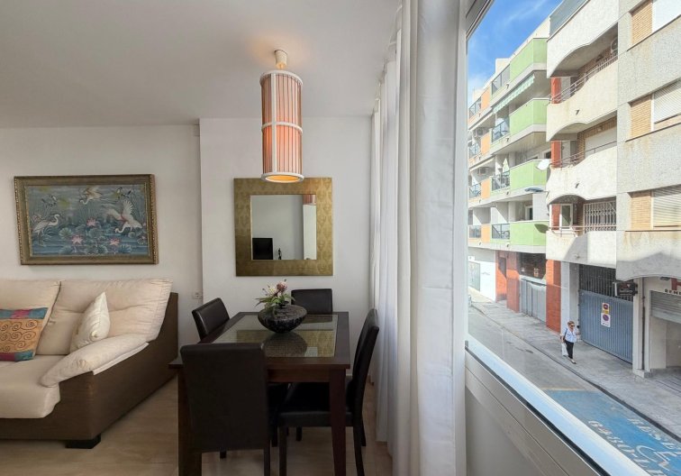 Resale - Apartment - Torrevieja - Paseo Maritimo