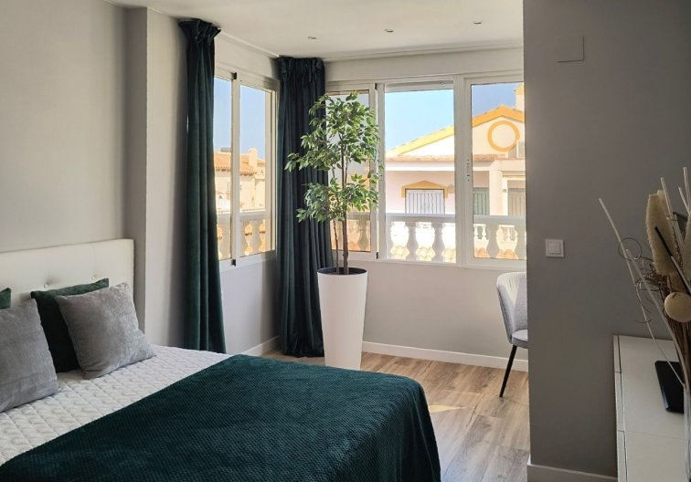 Resale - town house - Alicante - Costa Blanca