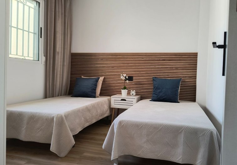 Resale - town house - Alicante - Costa Blanca