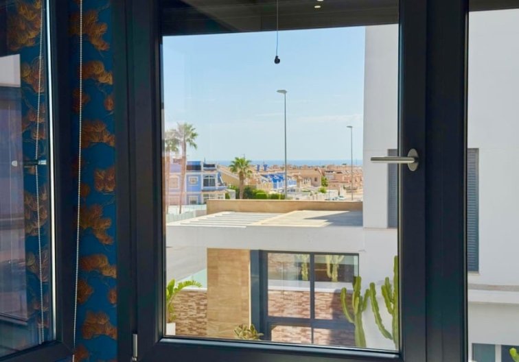 Resale - villa - Cabo Roig - Costa Blanca