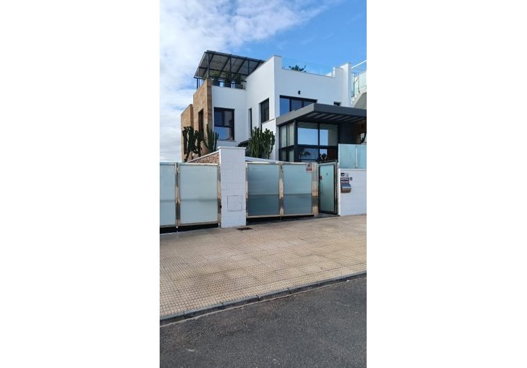 Resale - villa - Cabo Roig - Costa Blanca