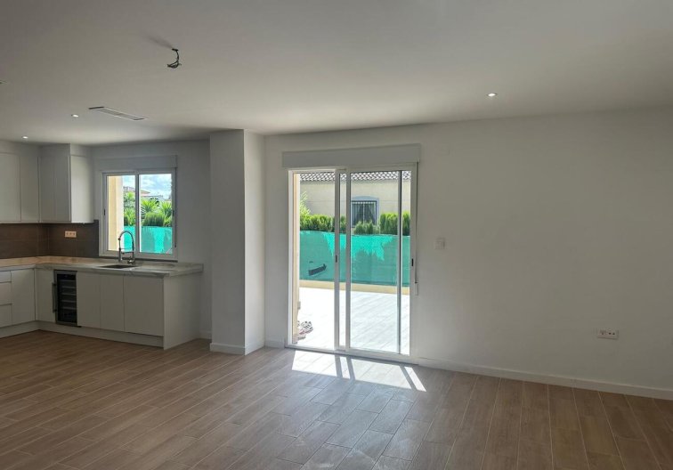 Resale - villa - Catral - Costa Blanca