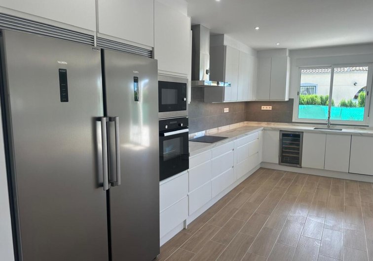 Resale - villa - Catral - Costa Blanca