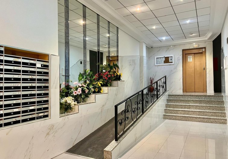 Wiederverkauf - Wohnung - Torrevieja - Parque De Las Naciones