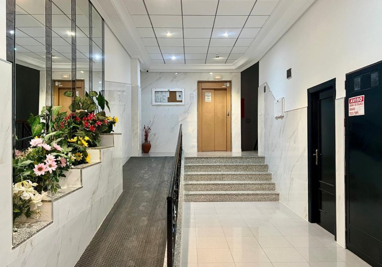 Wiederverkauf - Wohnung - Torrevieja - Parque De Las Naciones