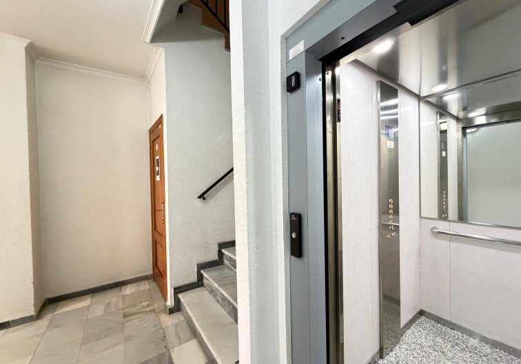 Wiederverkauf - Wohnung - Torrevieja - Playa del Cura