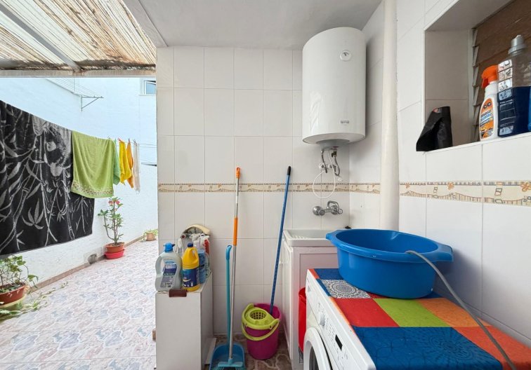Resale - Apartment - Torrevieja - Las Piscinas Naturales