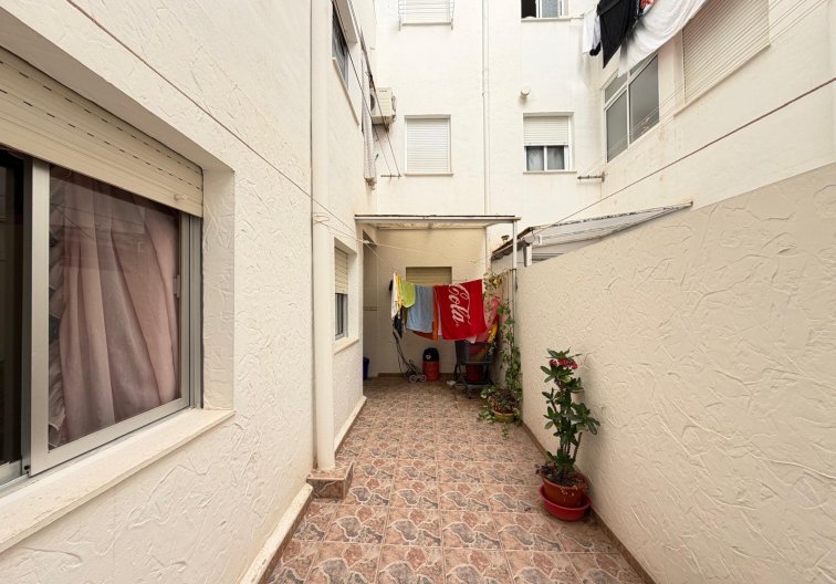 Resale - Apartment - Torrevieja - Las Piscinas Naturales