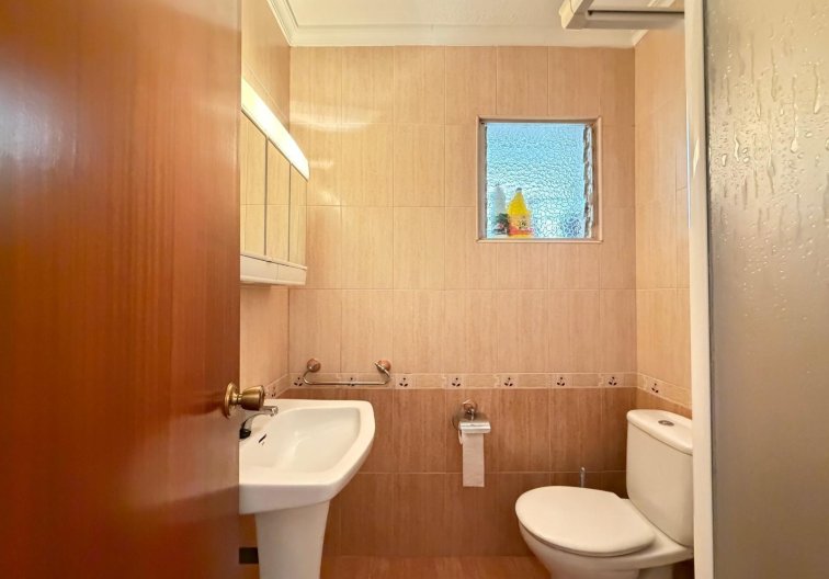 Resale - Apartment - Torrevieja - Las Piscinas Naturales