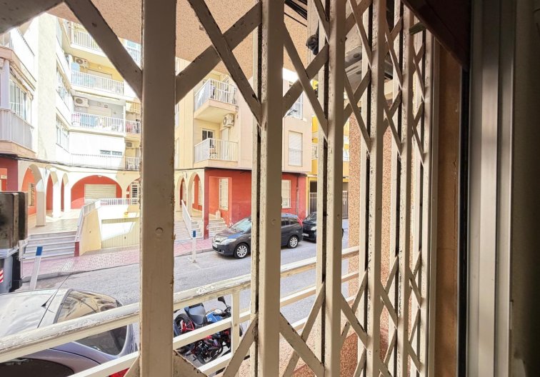Resale - Apartment - Torrevieja - Las Piscinas Naturales