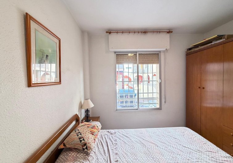 Resale - Apartment - Torrevieja - Las Piscinas Naturales