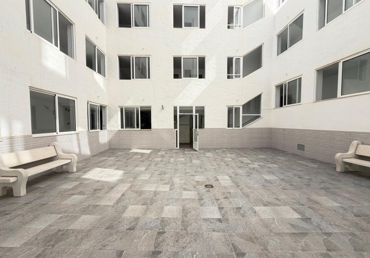 Resale - Apartment - Torrevieja - Las Piscinas Naturales