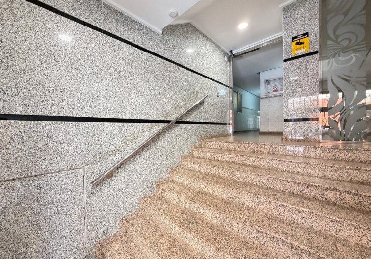 Resale - Apartment - Torrevieja - Las Piscinas Naturales