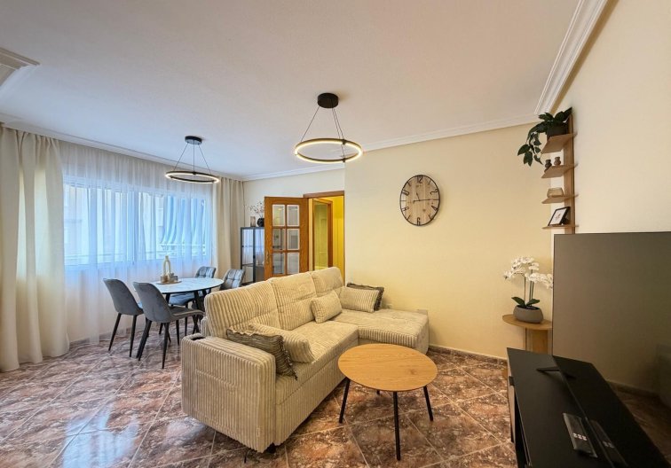 Wiederverkauf - Wohnung - Torrevieja - Centro