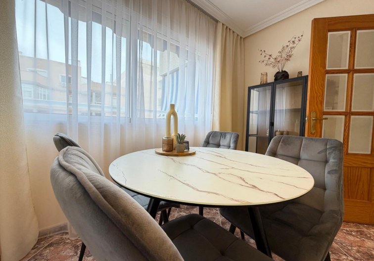 Wiederverkauf - Wohnung - Torrevieja - Centro
