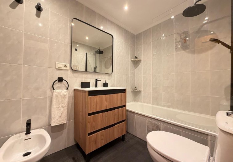 Wiederverkauf - Wohnung - Torrevieja - Centro