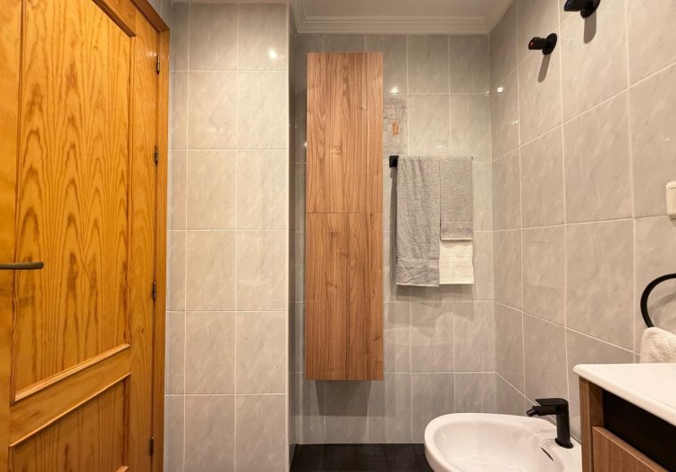 Wiederverkauf - Wohnung - Torrevieja - Centro