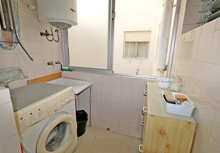 Resale - Apartment - Torrevieja - Acequion