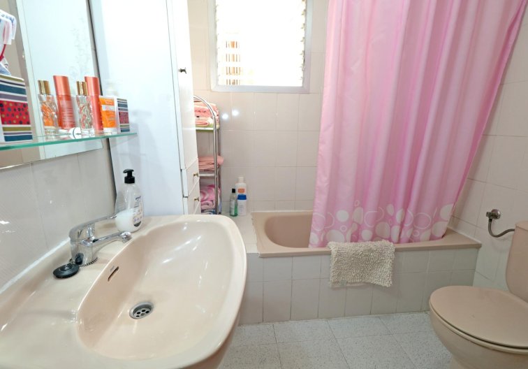 Resale - Apartment - Torrevieja - Acequion