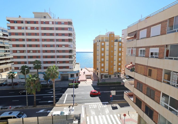 Resale - Apartment - Torrevieja - Acequion