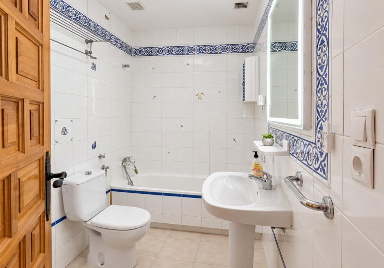 Resale - Apartment - Torrevieja - Playa de los Locos