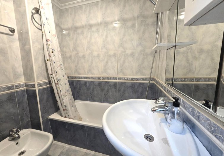 Wiederverkauf - Wohnung - Torrevieja - Las Piscinas Naturales