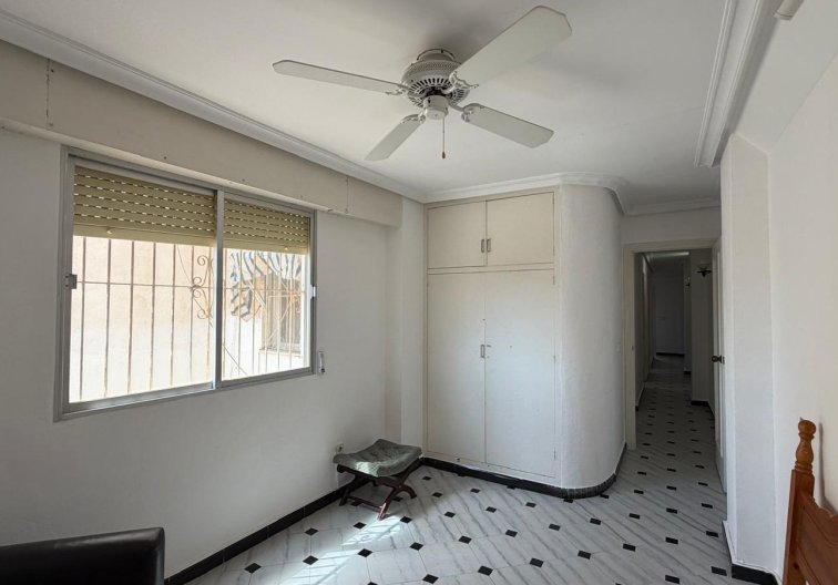 Segunda mano - Apartamento  - Torrevieja - Centro