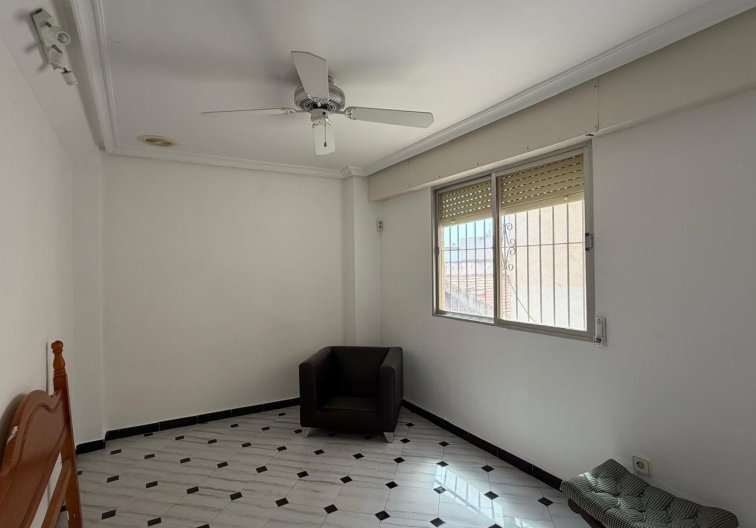 Segunda mano - Apartamento  - Torrevieja - Centro