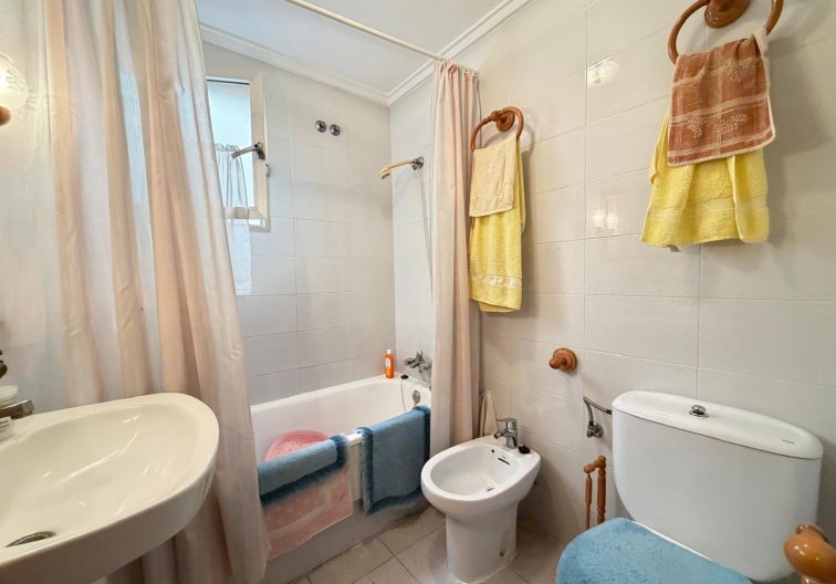 Wiederverkauf - Wohnung - Torrevieja - Playa del Cura