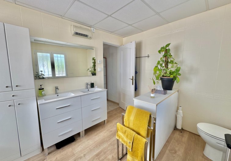 Resale - villa - Dolores - Comunidad Valenciana