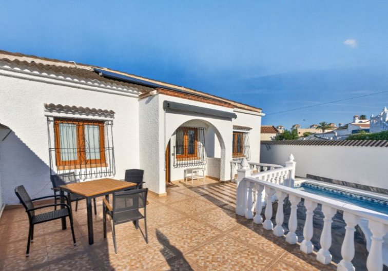 Resale - villa - Torrevieja - Costa Blanca