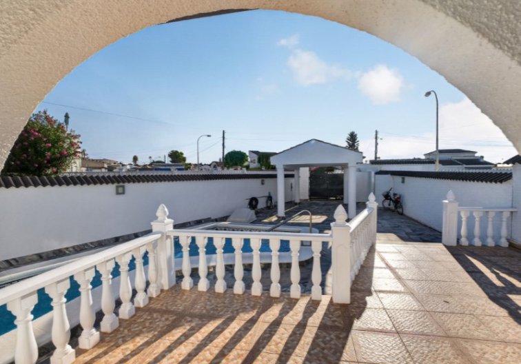 Resale - villa - Torrevieja - Costa Blanca