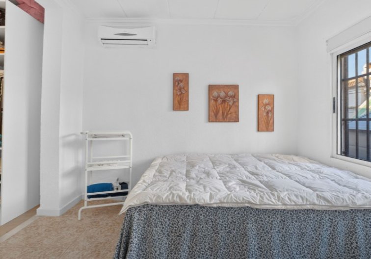 Resale - villa - Torrevieja - Costa Blanca