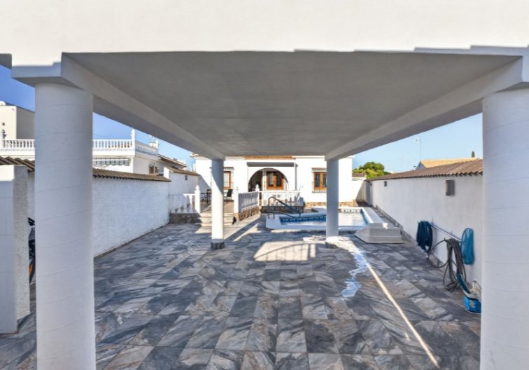 Resale - villa - Torrevieja - Costa Blanca