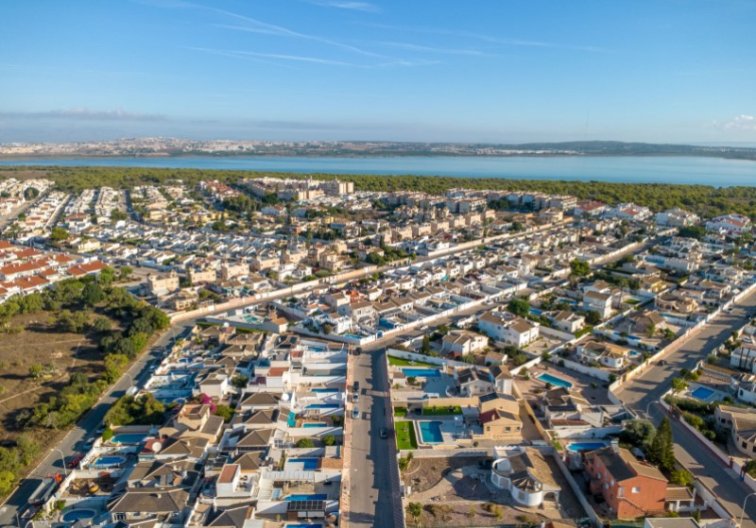 Resale - villa - Torrevieja - Costa Blanca