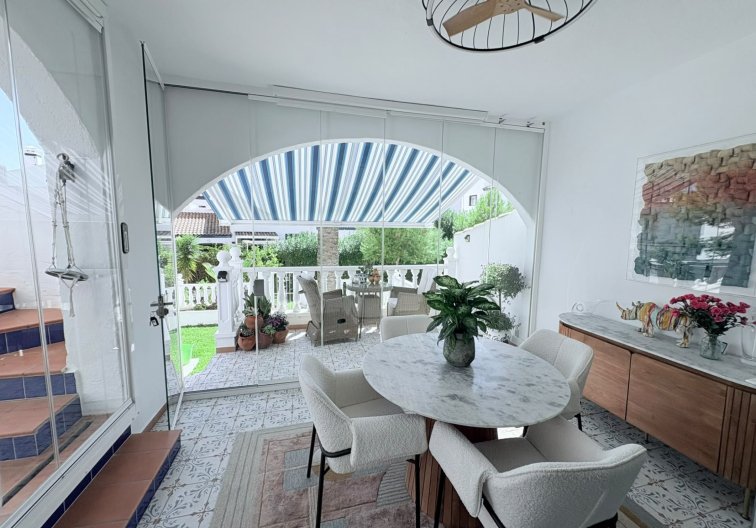 Wiederverkauf - villa - Villamartin - Costa Blanca