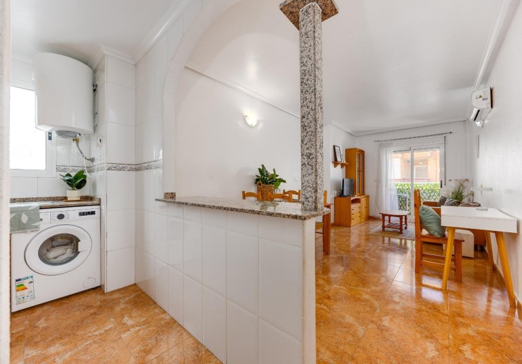 Segunda mano - Apartamento  - Torrevieja - Centro