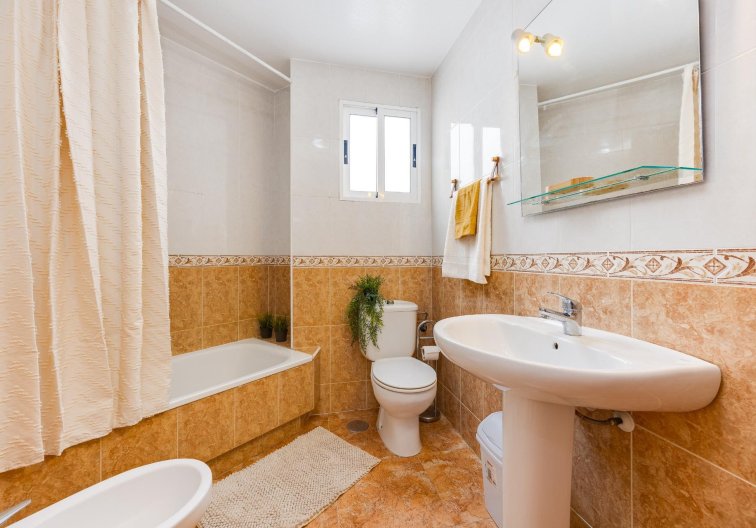 Segunda mano - Apartamento  - Torrevieja - Centro